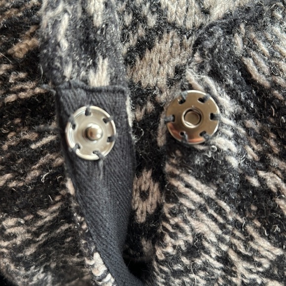 Free People front button Faire Isle Cardigan in size Med. - Picture 10 of 12